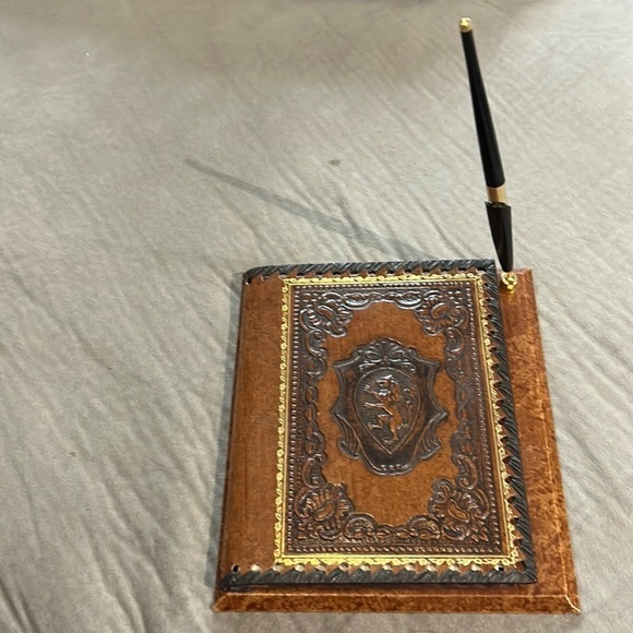 Vintage Other - Vintage Tooled Leather Journal and Pen Notepad Embossed Lion Crest Design